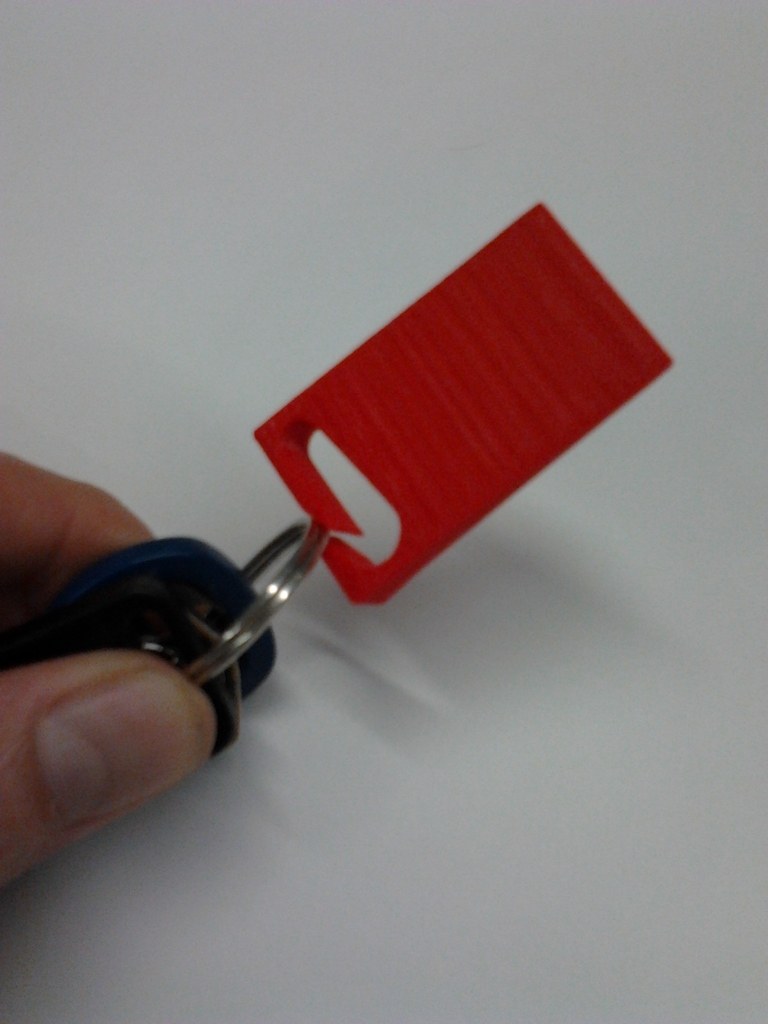 专治摇晃桌腿的钥匙链 by 囧里个囧 3D打印模型