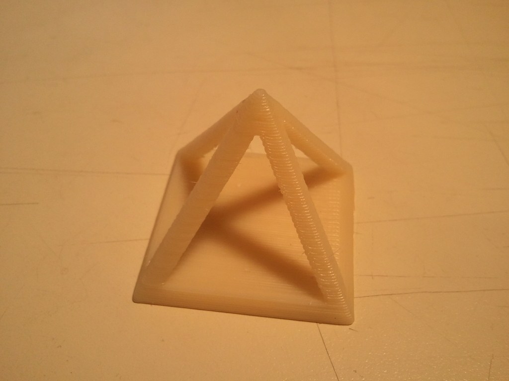 空心金字塔 by GeeKee 3D打印模型