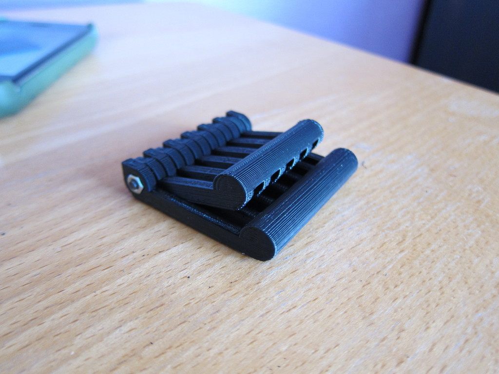 可折叠的手机支架 by 囧里个囧 3D打印模型