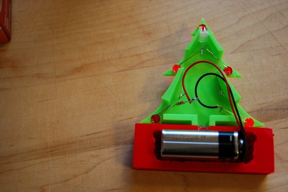 带有LED灯的圣诞树房间门装饰品 by 韩雪儿 3D打印模型