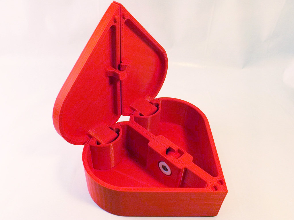 秘密的心形盒子 by 刷卡时为零 3D打印模型