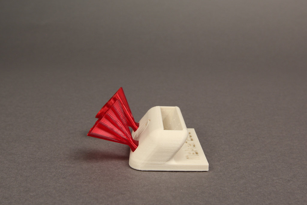 iPhone 手机声音放大器 by zbeiping 3D打印模型