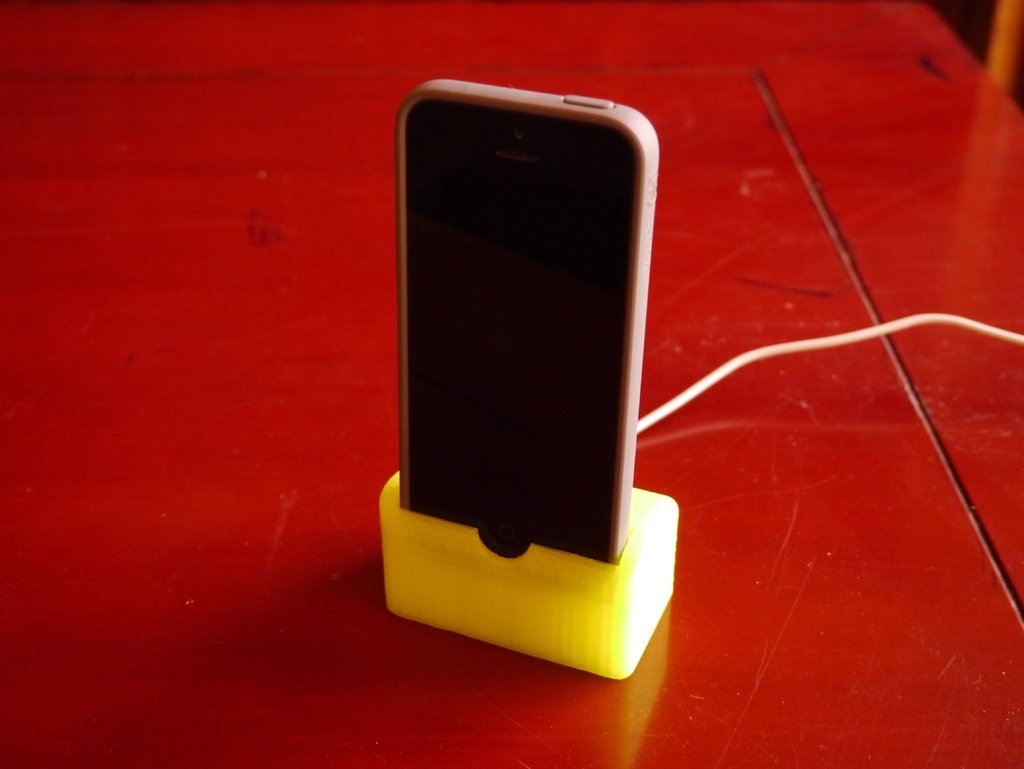 iPhone 5 的充电座 by 还有没有王法了 3D打印模型