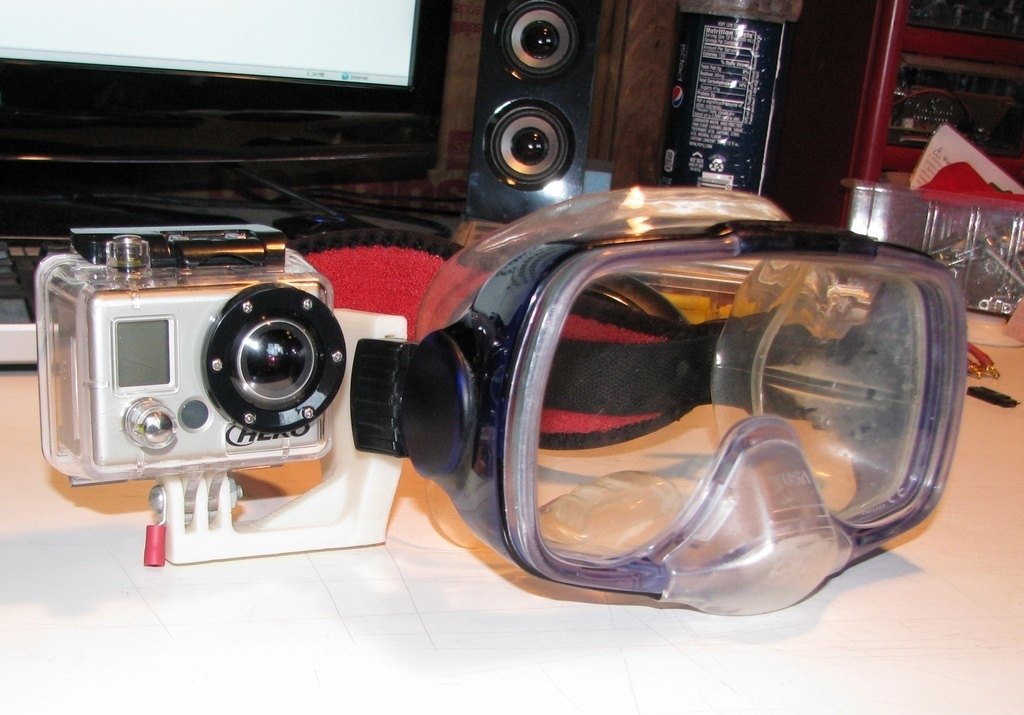 把水下相机装在潜水镜上！ by 婶婶的脑海里 3D打印模型